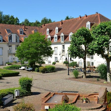 Amf Ferienwohnungen Historischer Soutyhof Saarlouis Buitenkant foto